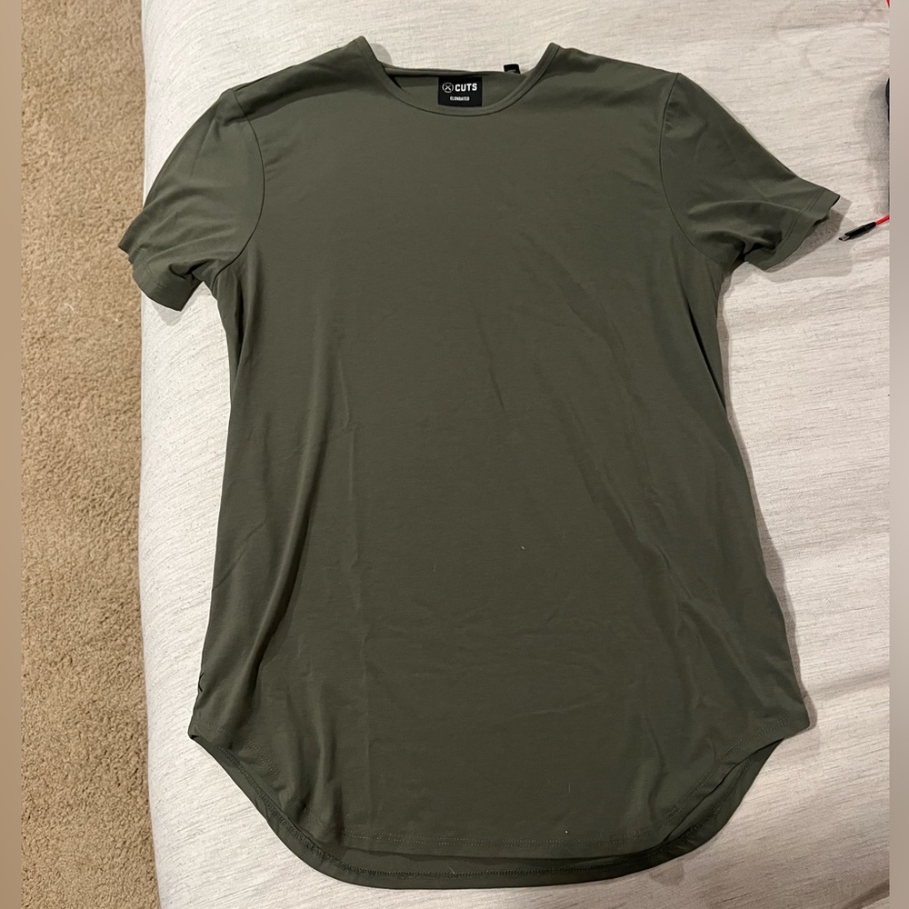 CUTS Men’s Elongated Tee Large